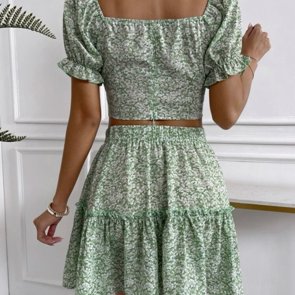 Two Piece Formal Wear Set - Picture 2 of 5